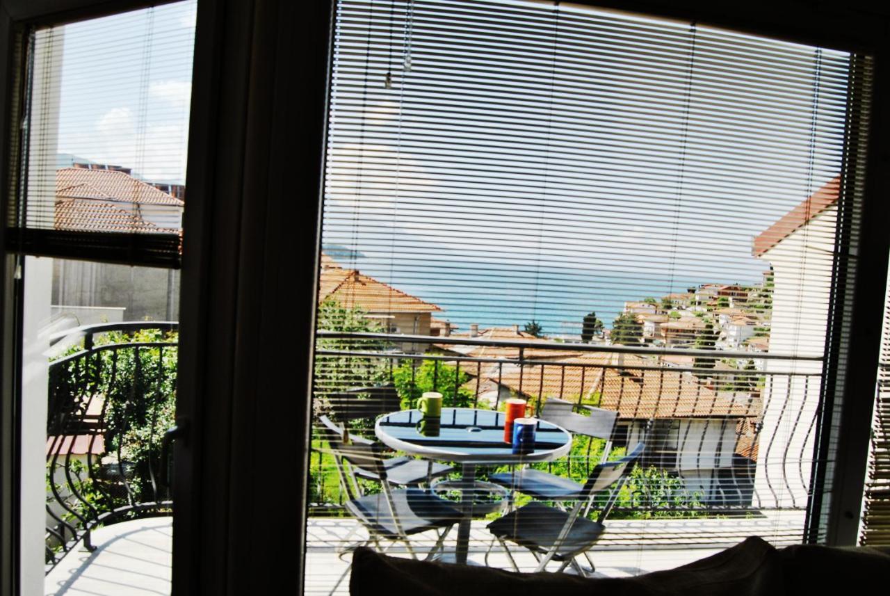 Lake View Apartment Ohrid Esterno foto