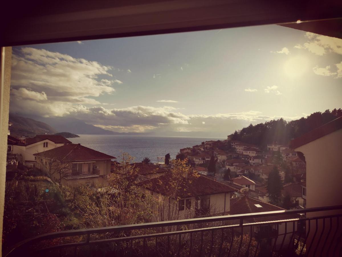 Lake View Apartment Ohrid Esterno foto