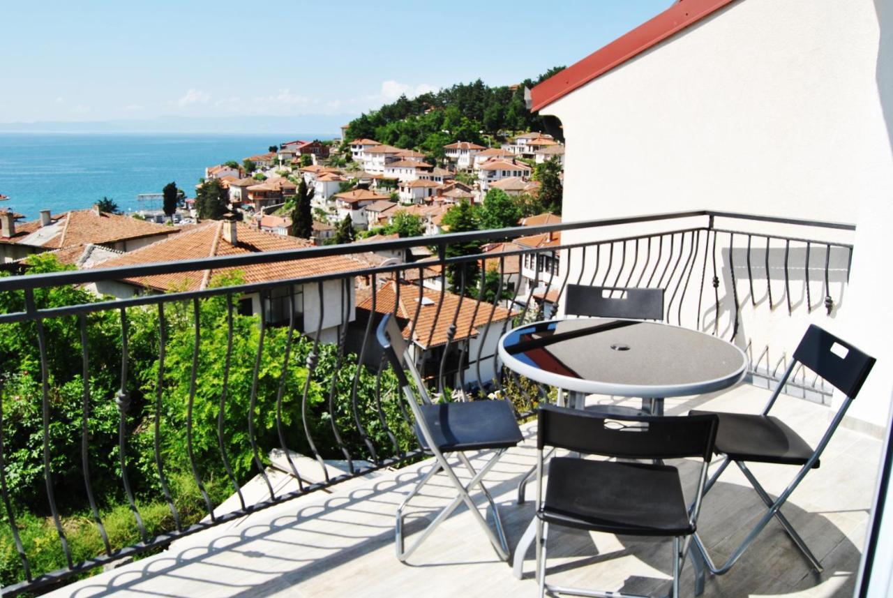 Lake View Apartment Ohrid Esterno foto